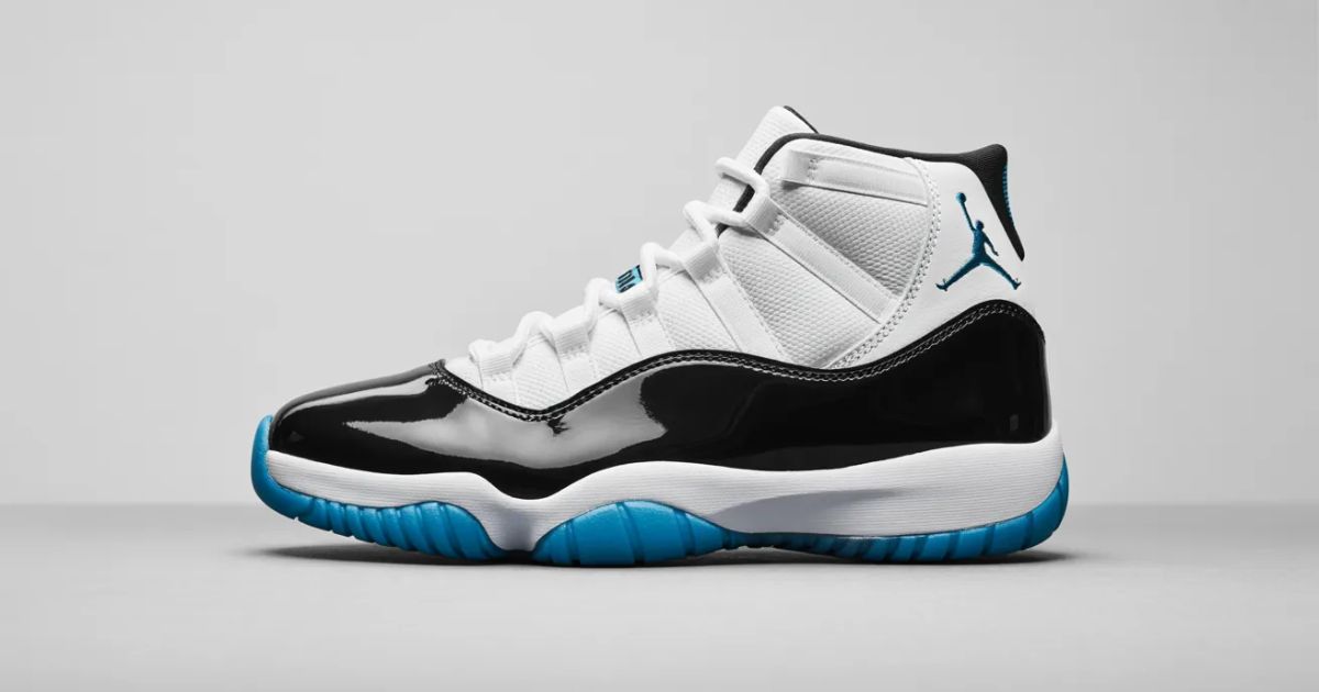 Jordan 11 Gamma top view black mesh patent leather